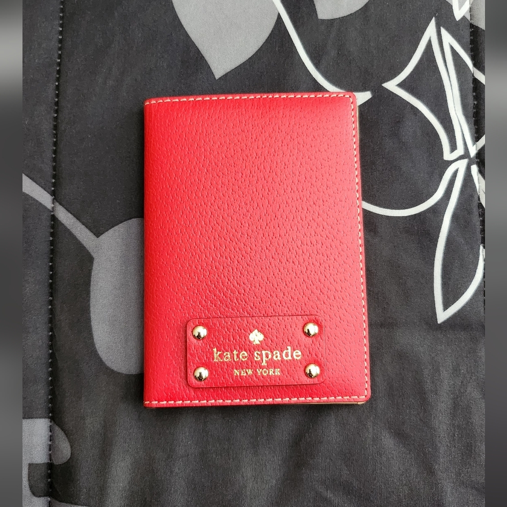 Kate Spade passport holder NWOT
